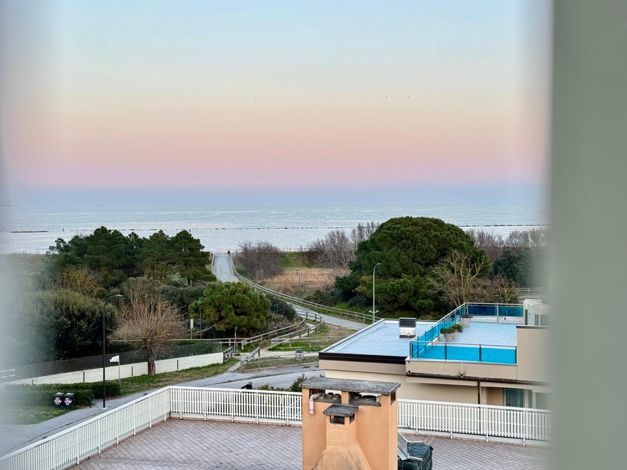 Apartamento 82, Attico Leonardo Lido Adriano Exterior foto