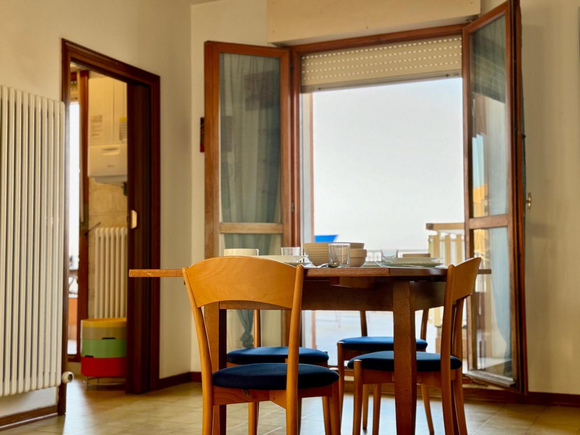 Apartamento 82, Attico Leonardo Lido Adriano Exterior foto
